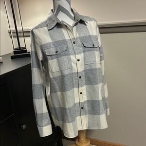 FJALLRAVEN Women’s Canada Shirt, Large, Comfort Fit, WORN ONCE, Chalk White/Fog